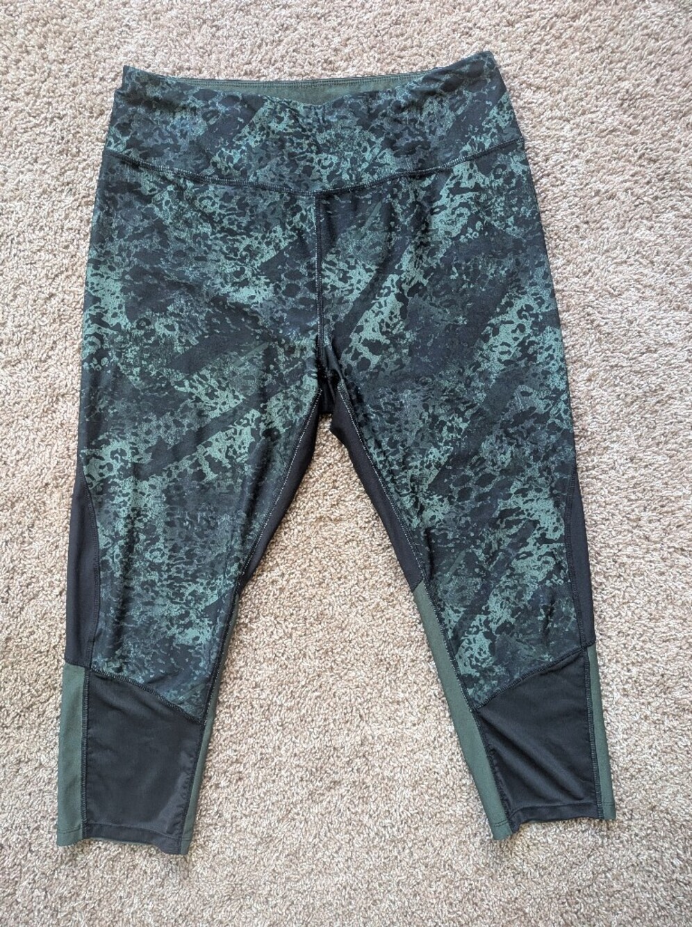 Avia Athletic Capri Leggings With Mesh Paneling Women's Size Large